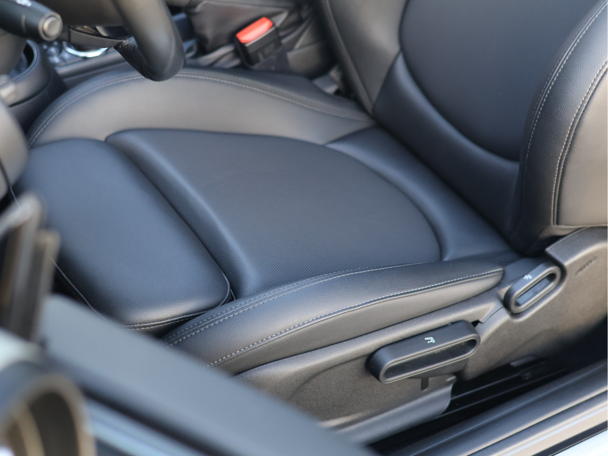 MINI Cabrio 1.5 One Chili