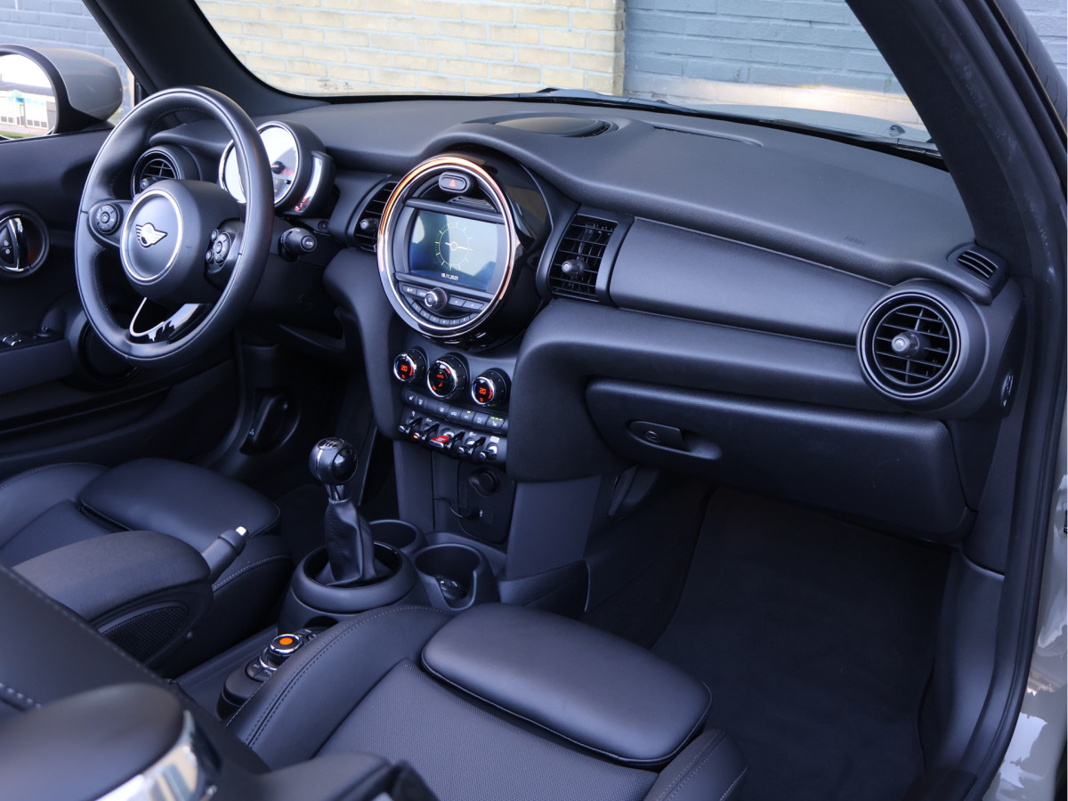 MINI Cabrio 1.5 One Chili