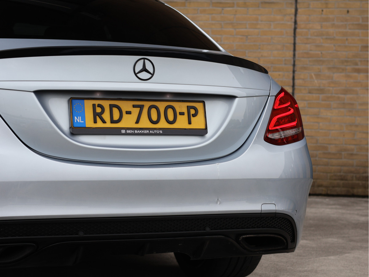 Mercedes-Benz C-Klasse 180 AMG line