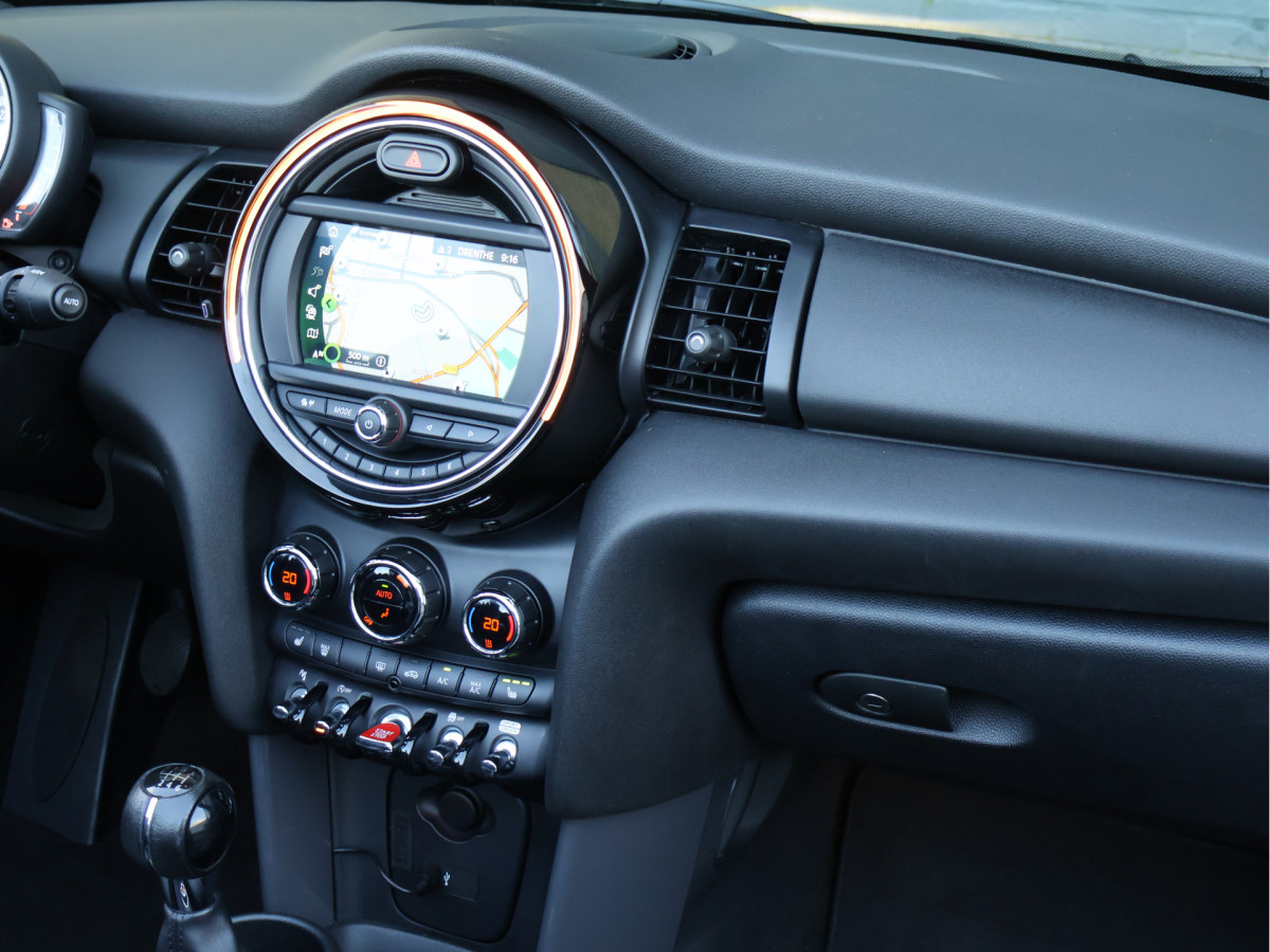 MINI Cabrio 1.5 One Chili