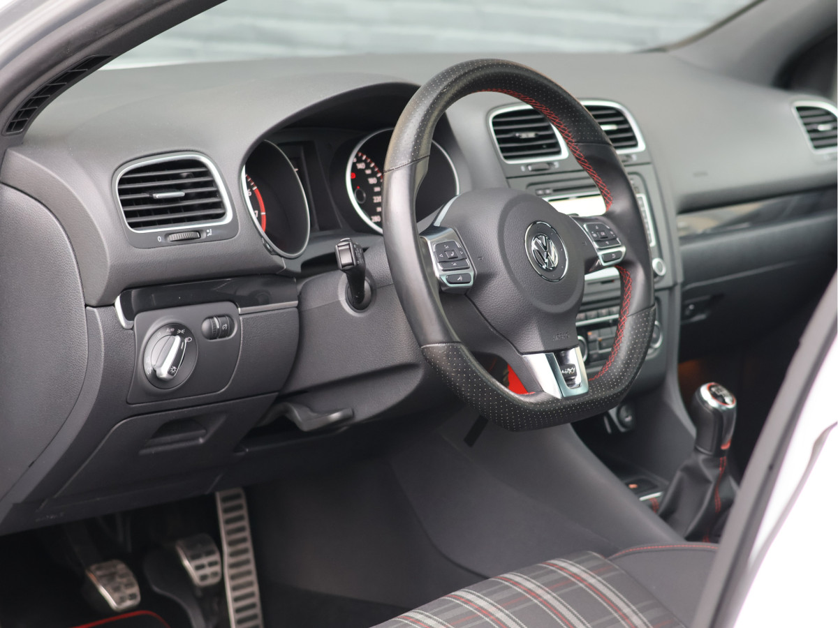 Volkswagen Golf 2.0 GTI