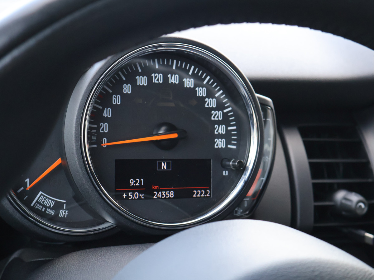 MINI Cabrio 1.5 One Chili