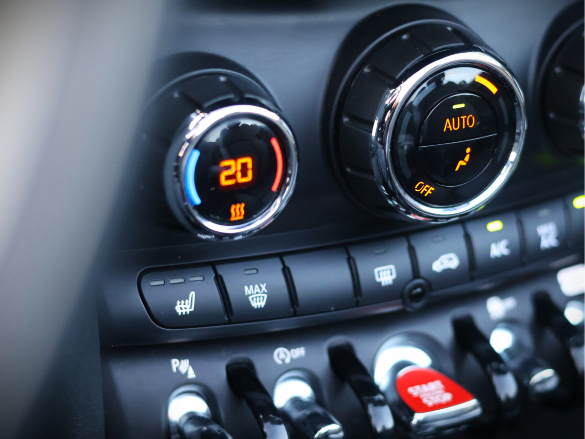 MINI Cabrio 1.5 One Chili