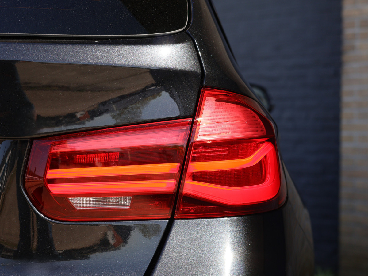 BMW 3 Serie Touring 320i Edition Sport Line Shadow Executive