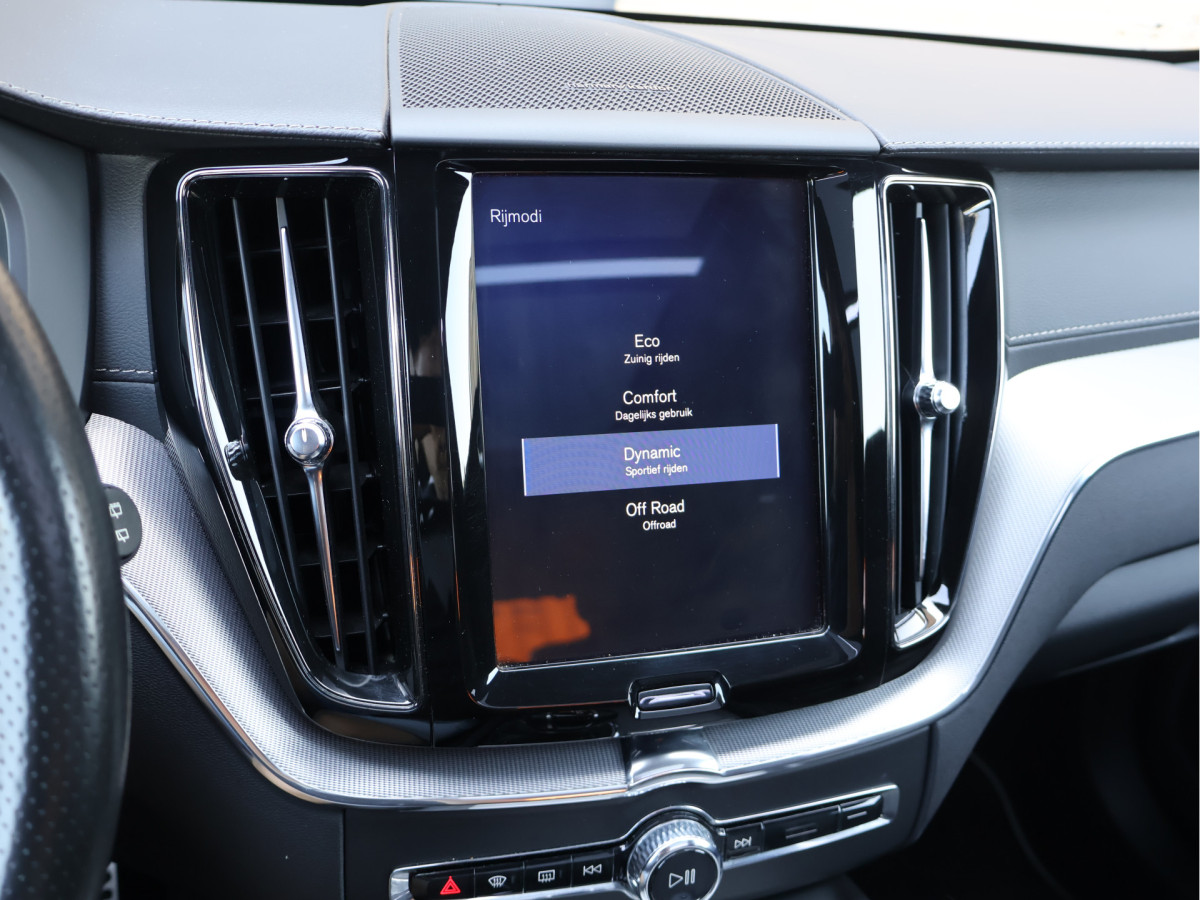 Volvo XC60 2.0 T6 AWD R-Design