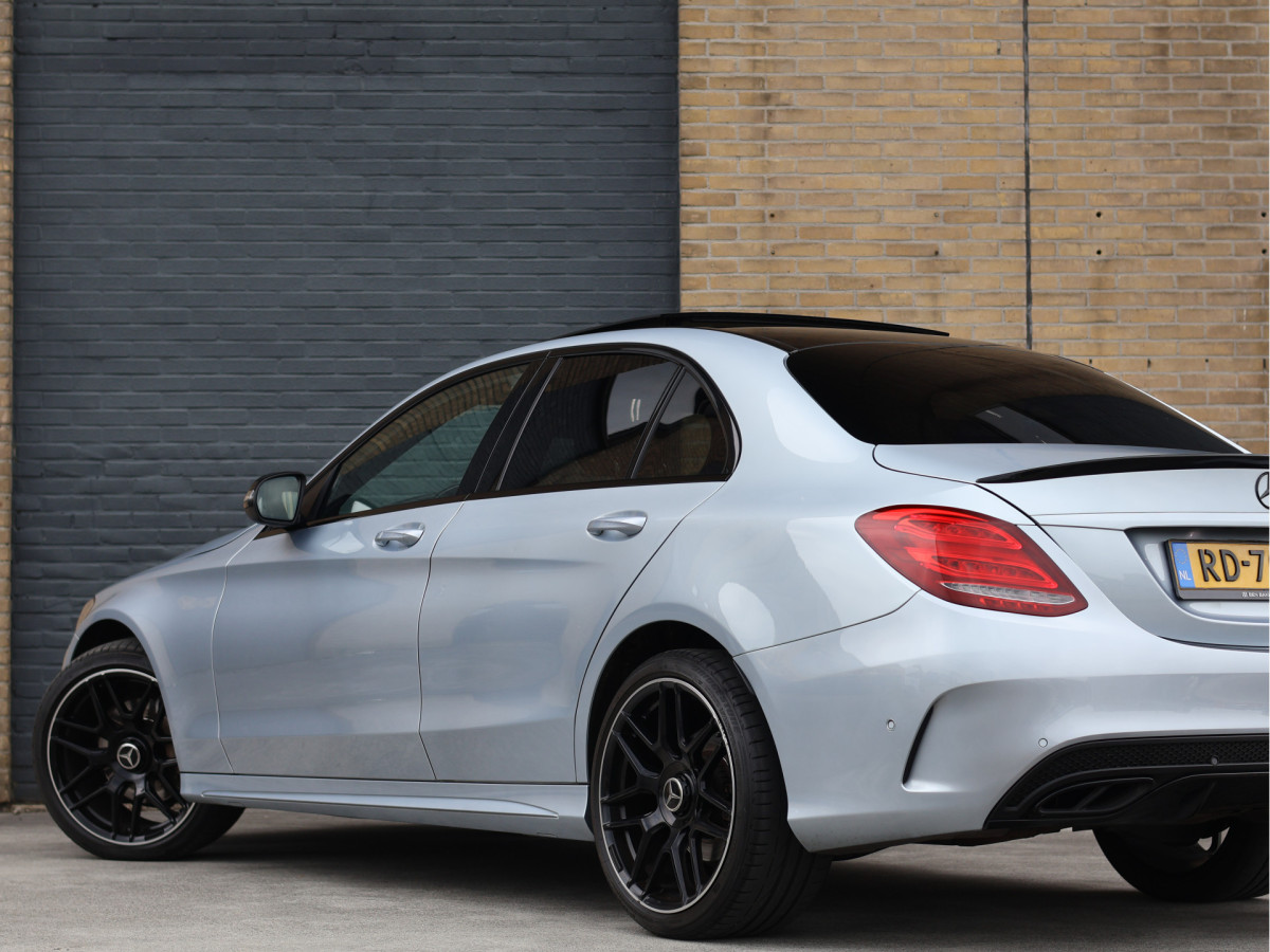 Mercedes-Benz C-Klasse 180 AMG line