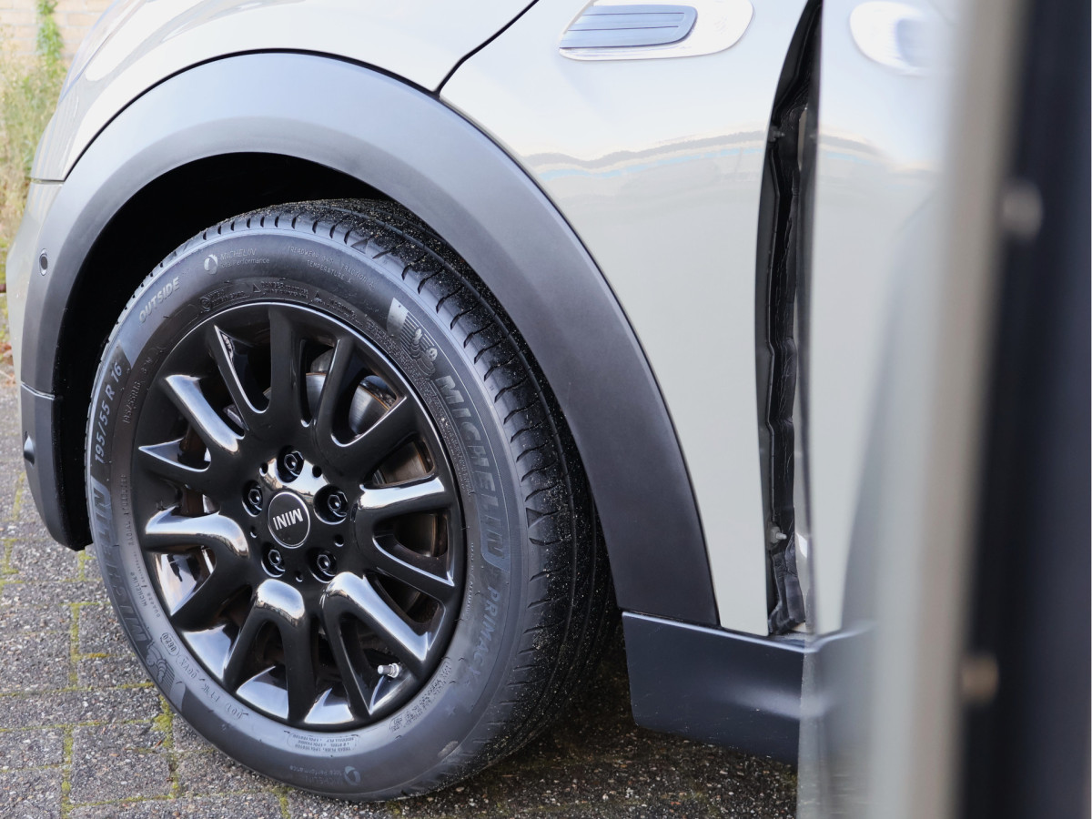 MINI Cabrio 1.5 One Chili