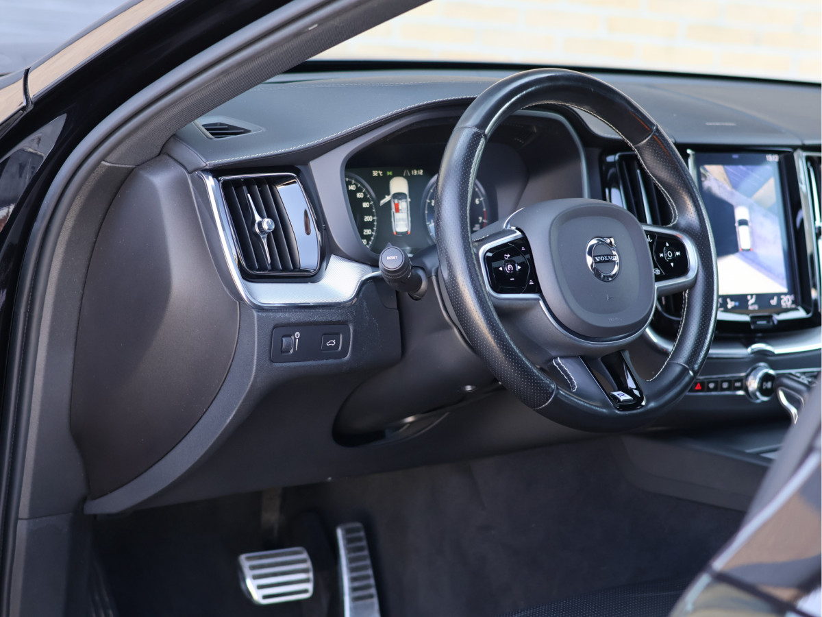 Volvo XC60 2.0 T6 AWD R-Design