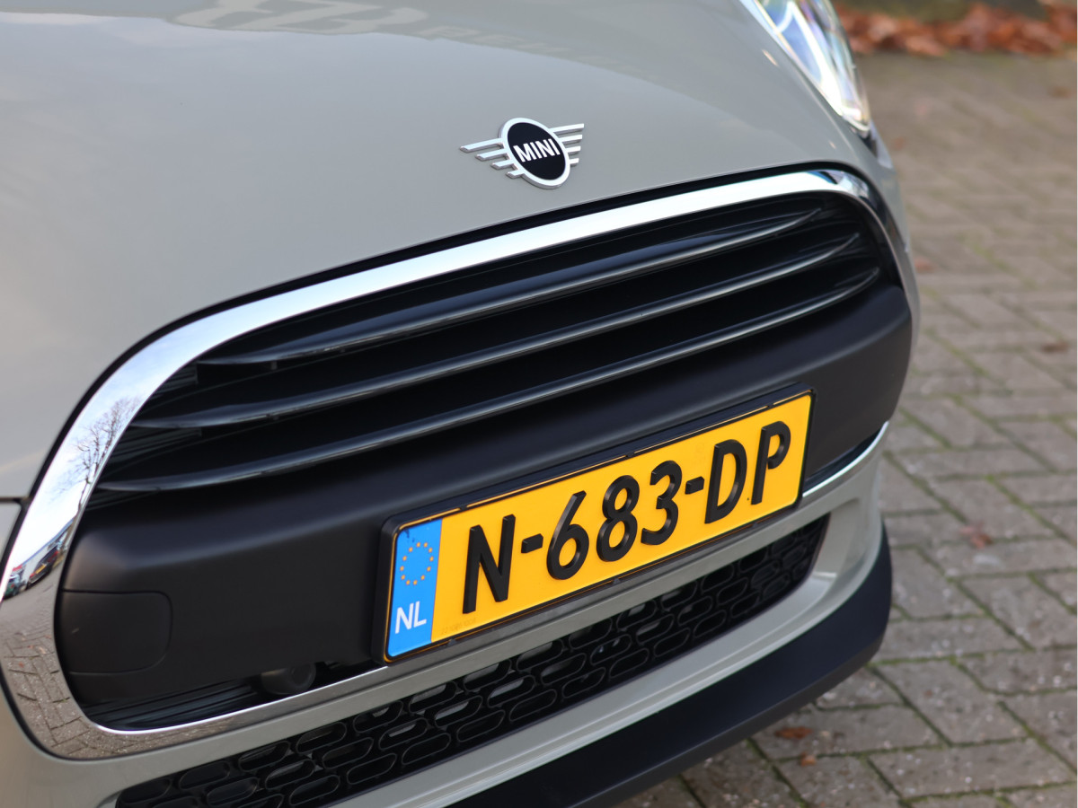 MINI Cabrio 1.5 One Chili