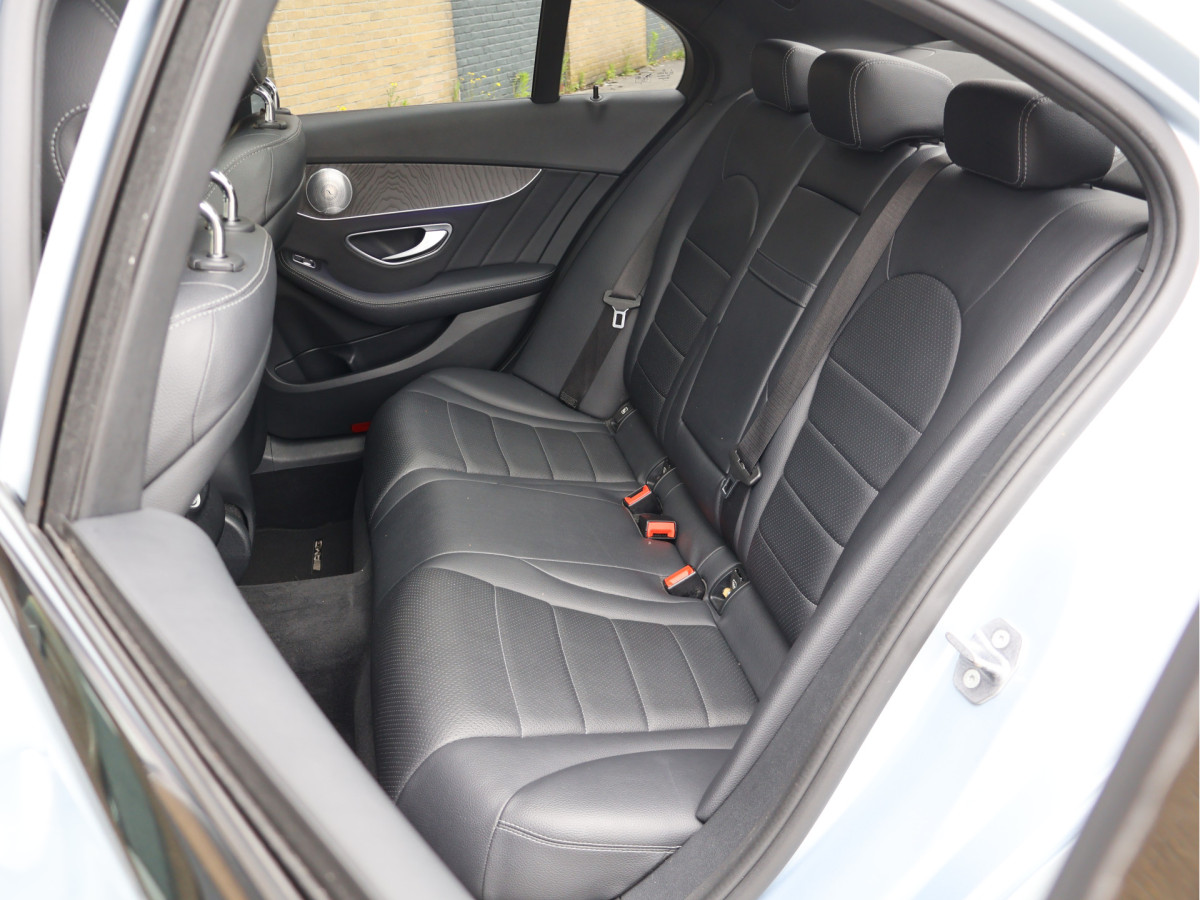 Mercedes-Benz C-Klasse 180 AMG line