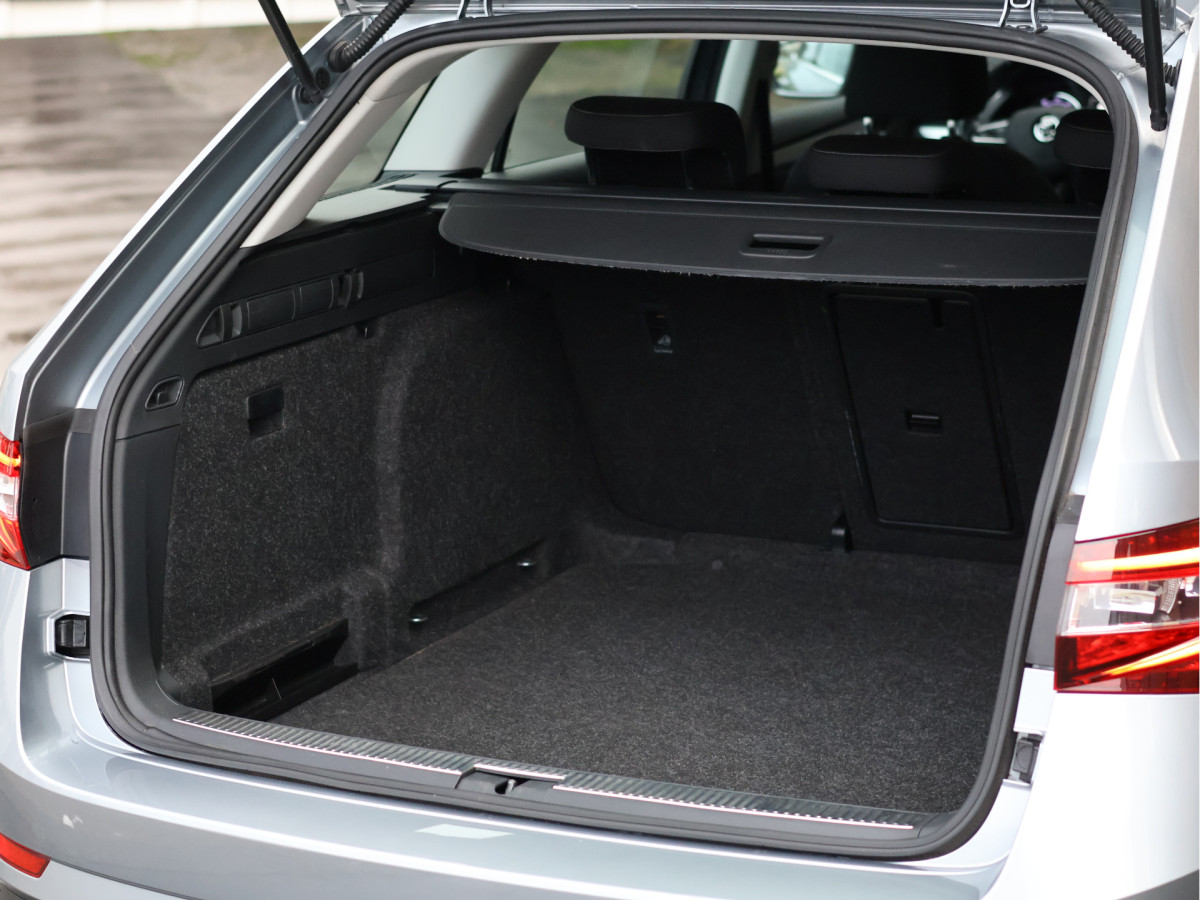 Škoda Superb Combi 1.4 TSI ACT Style Automaat