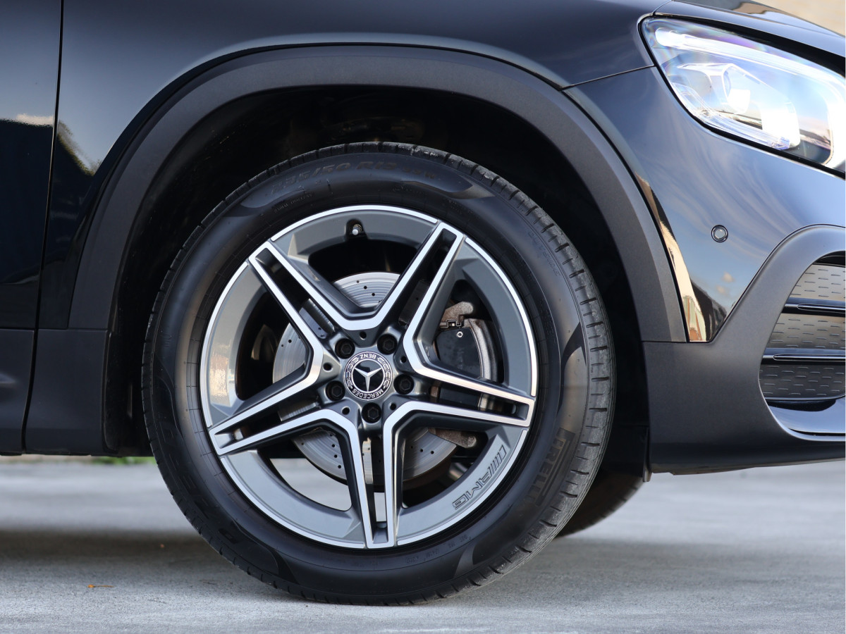 Mercedes-Benz GLB 200 Business Solution AMG