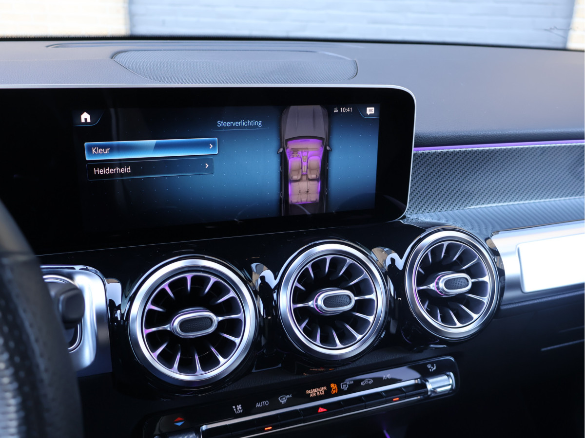 Mercedes-Benz GLB 200 Business Solution AMG