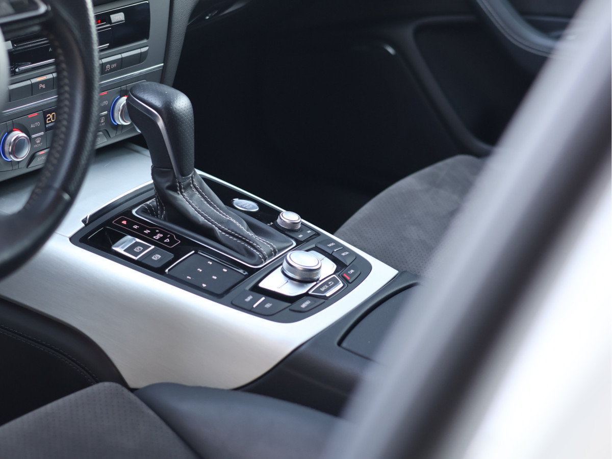 Audi A6 Avant 1.8 TFSI ultra S line Automaat