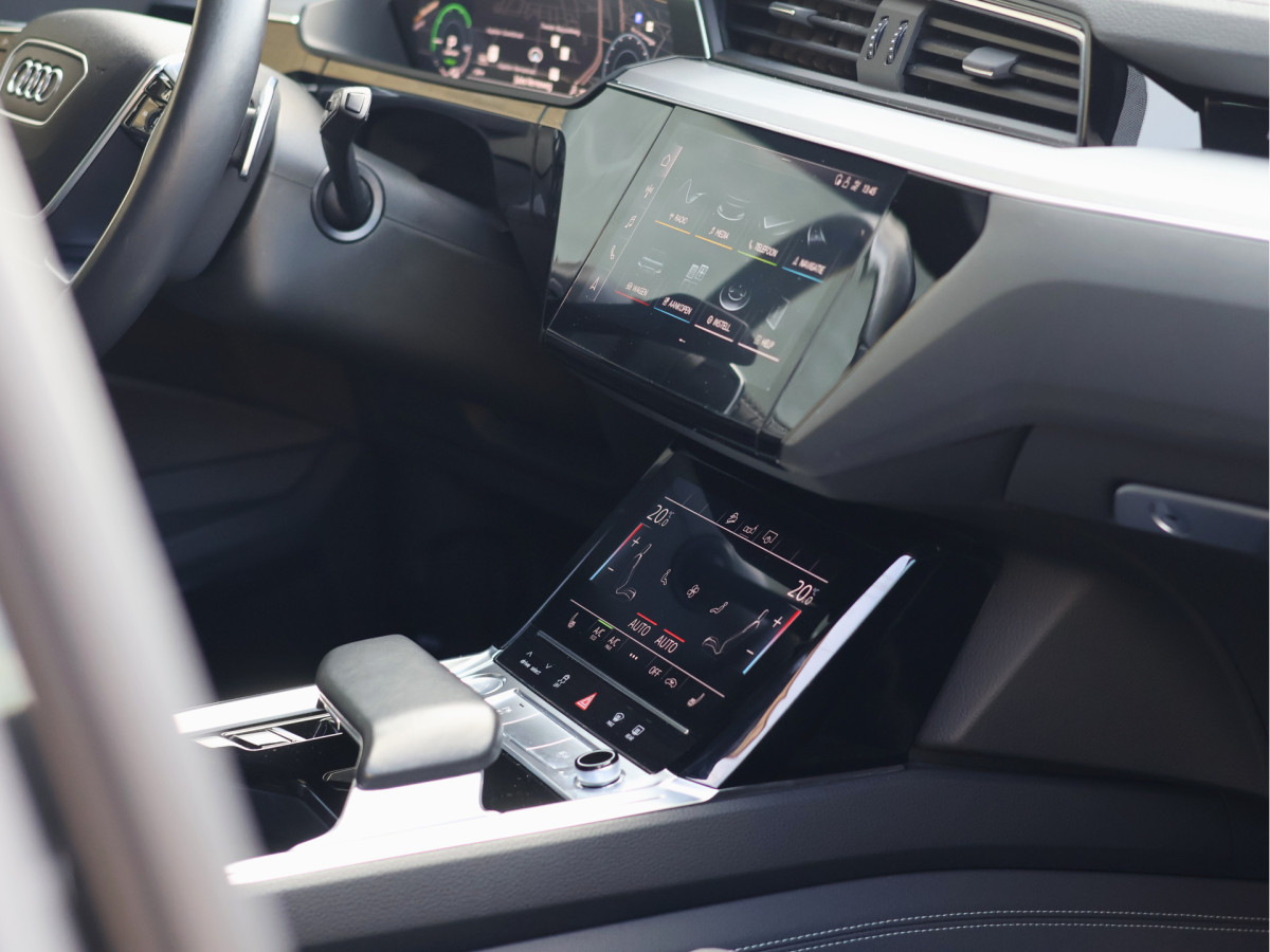 Audi e-tron e-tron 55 quattro 95 kWh S-line