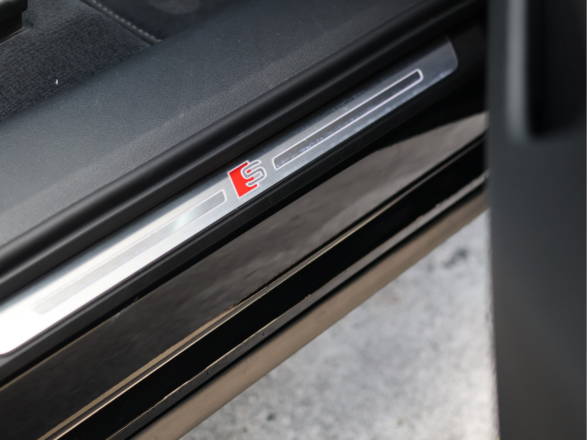 Audi e-tron e-tron 55 quattro 95 kWh S-line