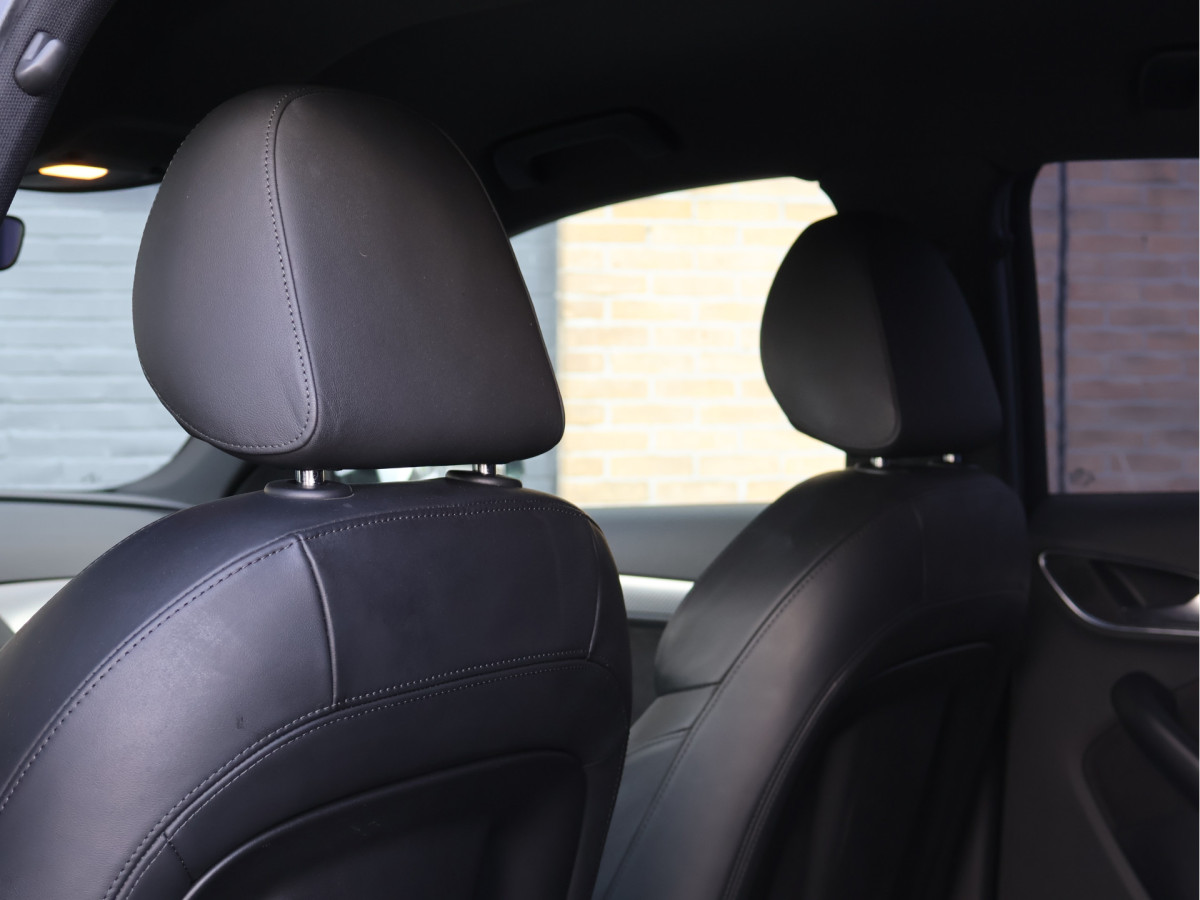 Audi Q3 2.0 TFSI quattro S line Automaat