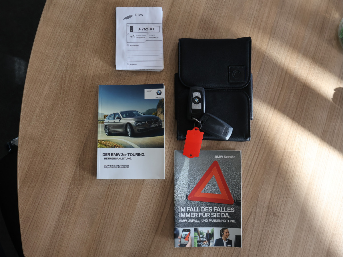 BMW 3 Serie Touring 320d High Executive Automaat