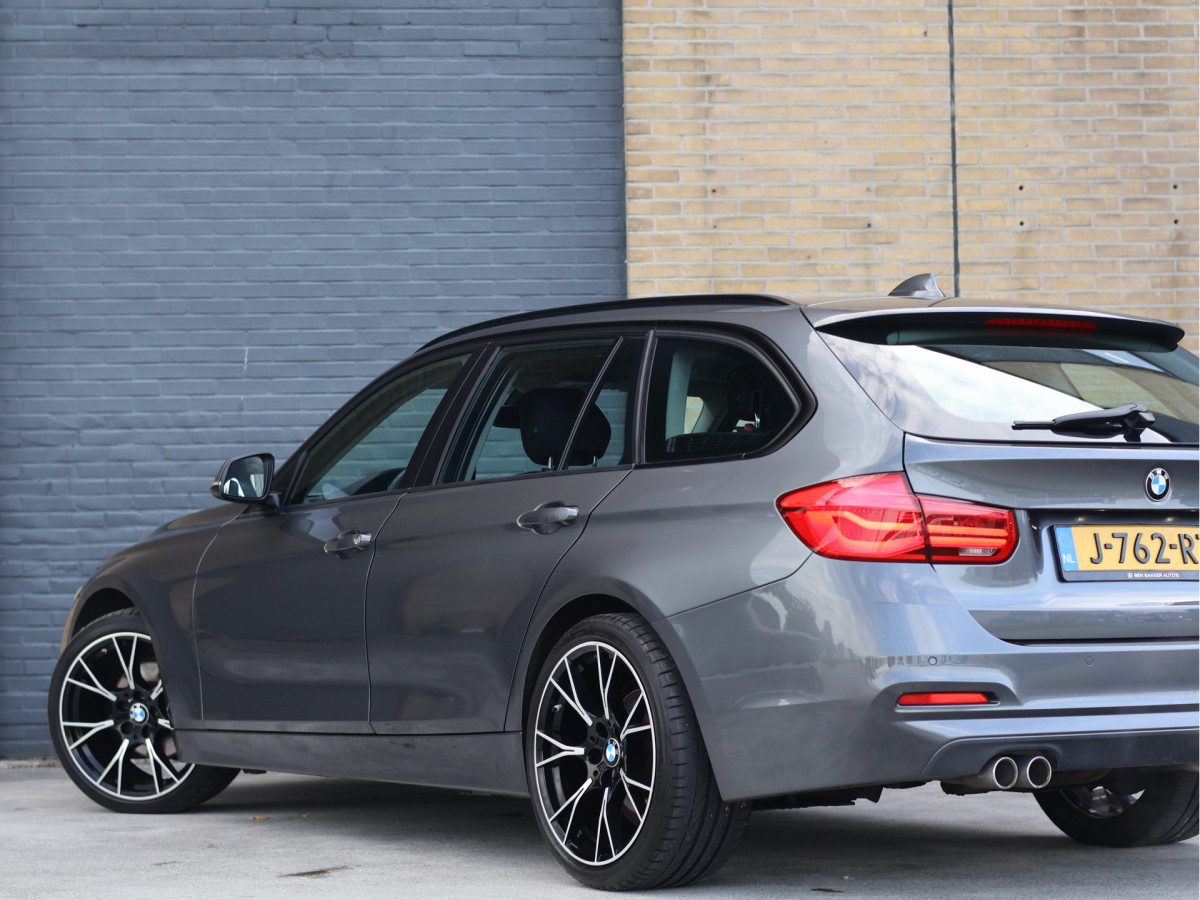 BMW 3 Serie Touring 320d High Executive Automaat