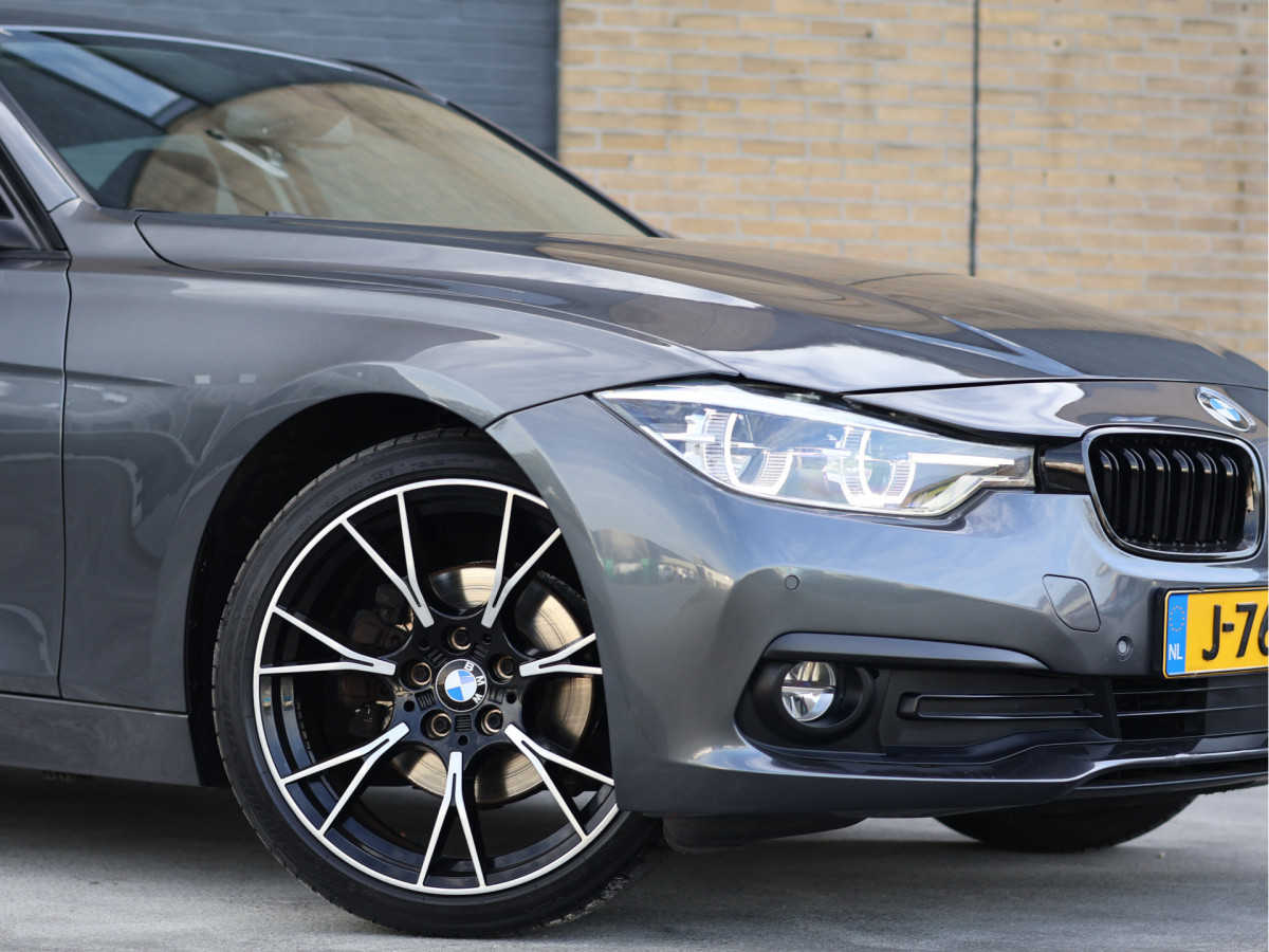 BMW 3 Serie Touring 320d High Executive Automaat