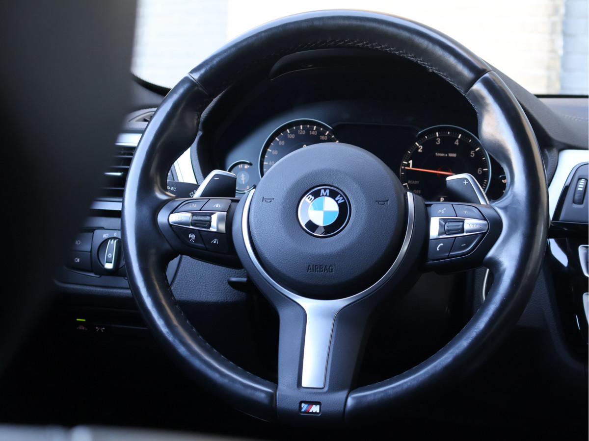 BMW 3 Serie Touring 320i Edition Sport Line Shadow Executive