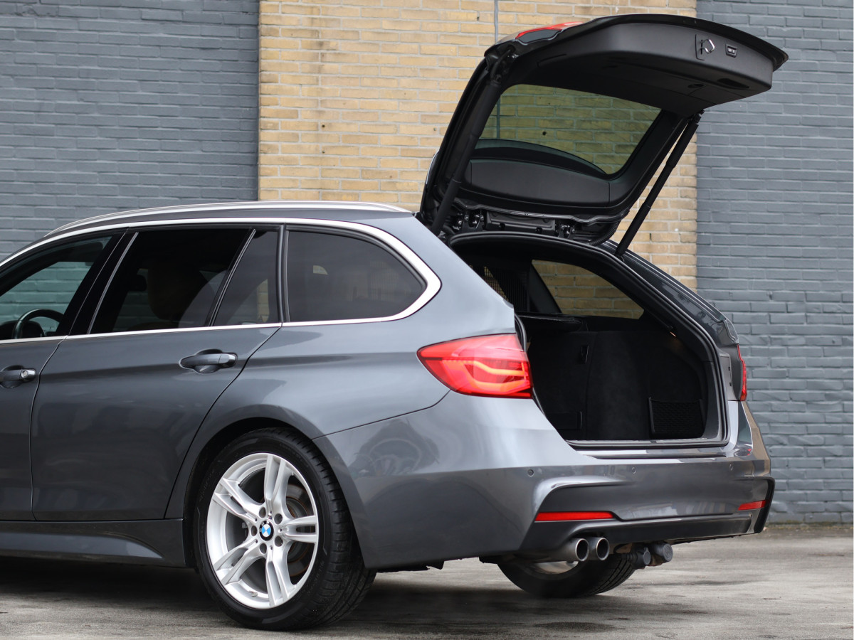 BMW 3 Serie Touring 320i M Sport Automaat