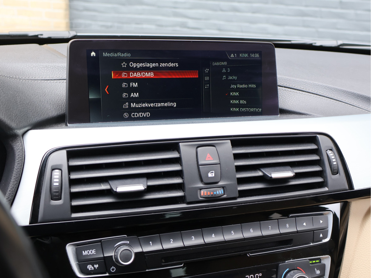 BMW 3 Serie Touring 320i M Sport Automaat