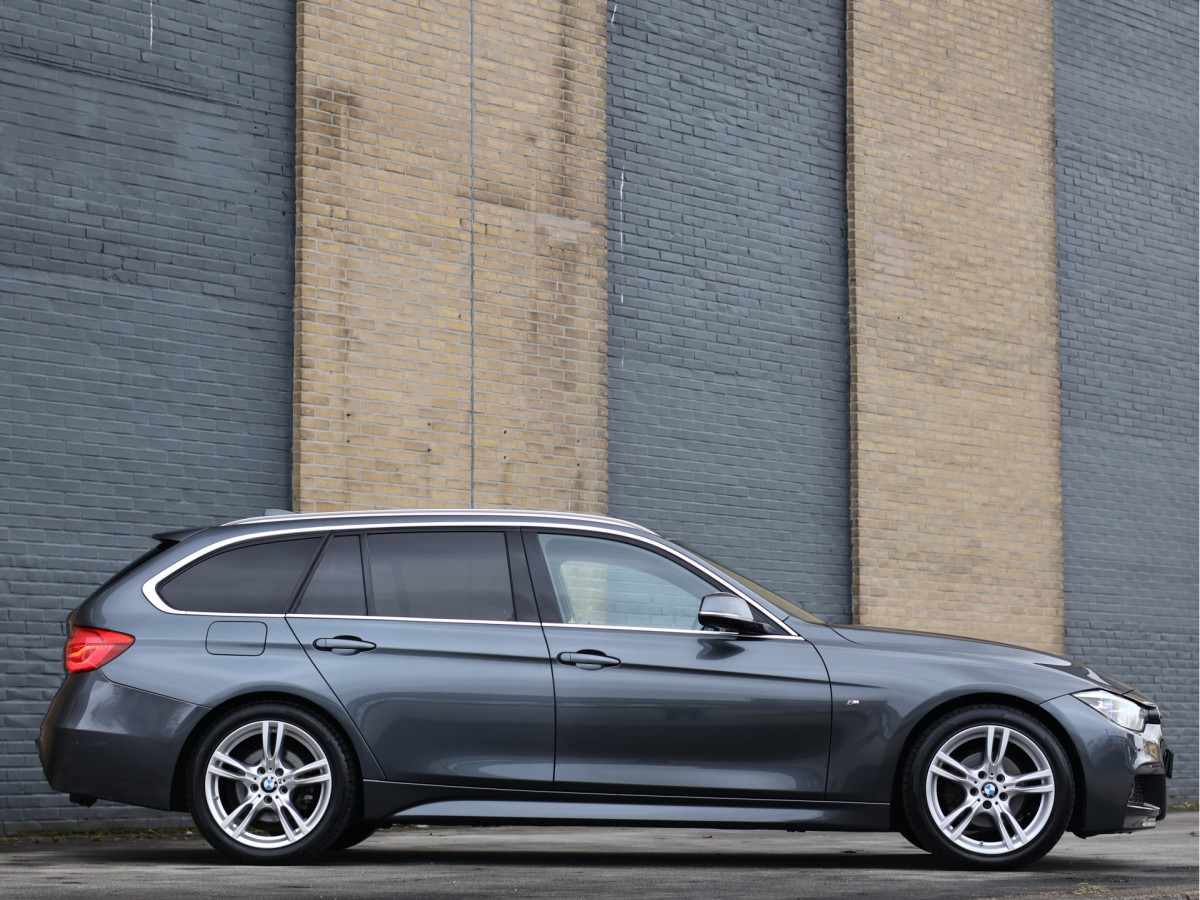 BMW 3 Serie Touring 320i M Sport Automaat