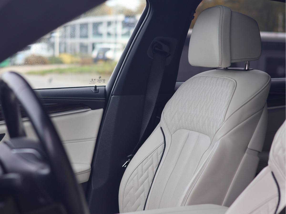 BMW 5 Serie 530e xDrive Luxury Line