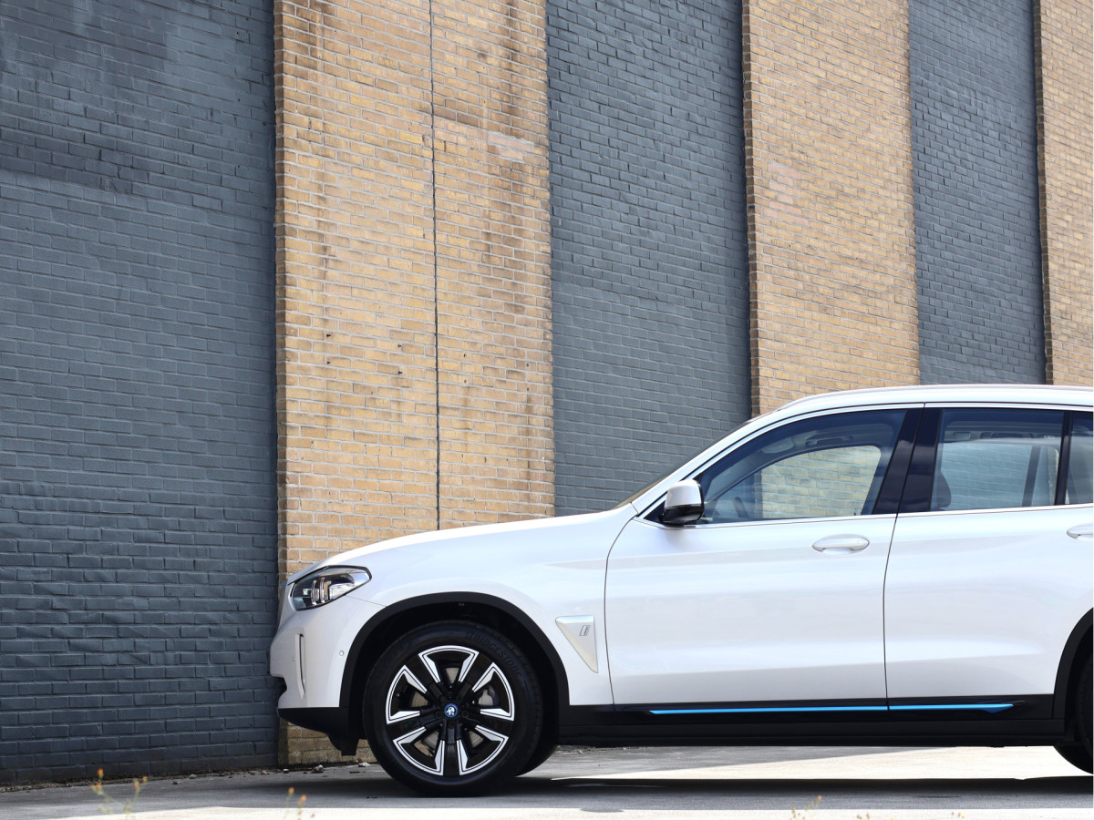 BMW iX3 Executive 80 kWh