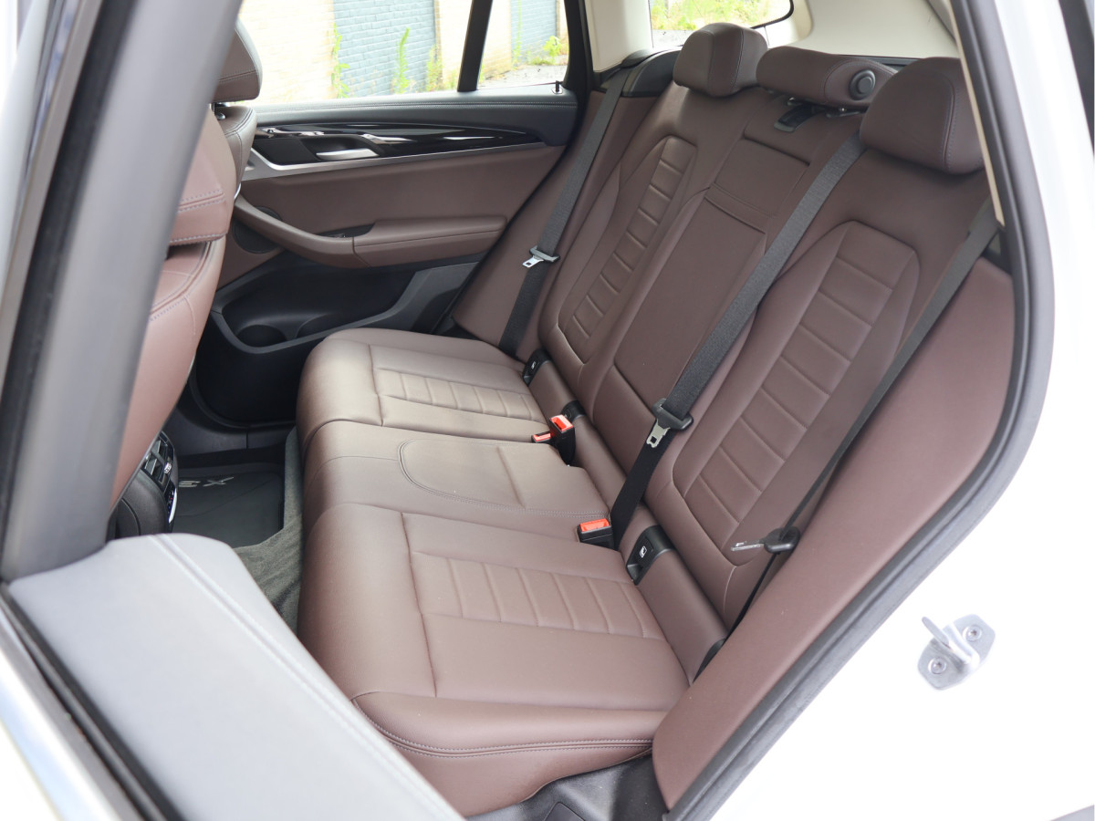 BMW iX3 Executive 80 kWh