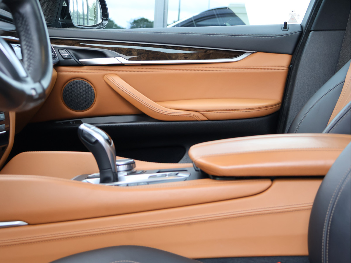 BMW X6 xDrive35i 306PK M Sport