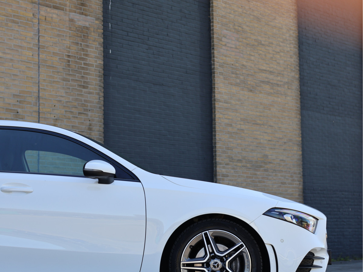 Mercedes-Benz A-Klasse 180 AMG Line Automaat