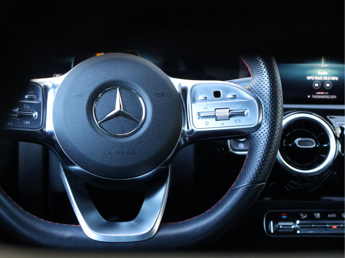 Mercedes-Benz A-Klasse 180 AMG Line Automaat