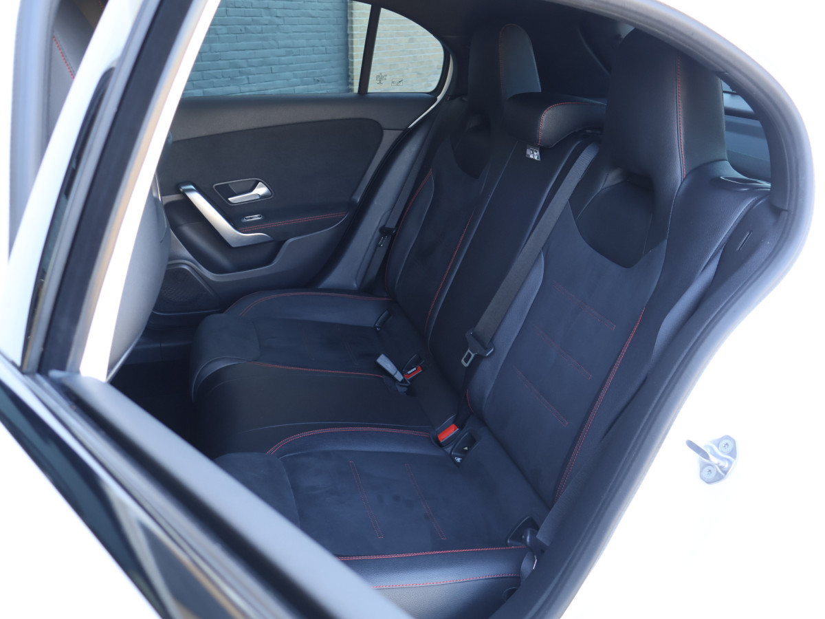 Mercedes-Benz A-Klasse 180 AMG Line Automaat