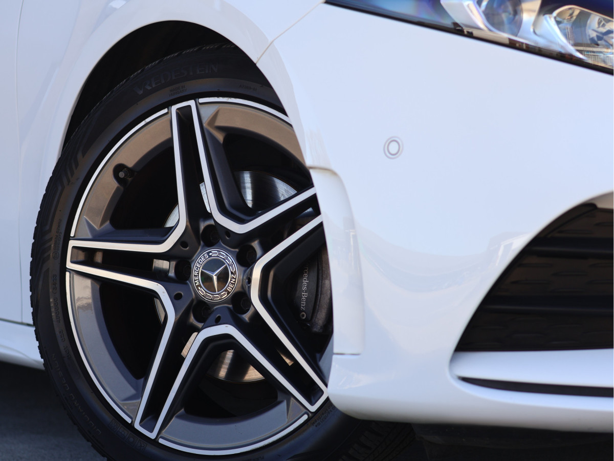 Mercedes-Benz A-Klasse 180 AMG Line Automaat