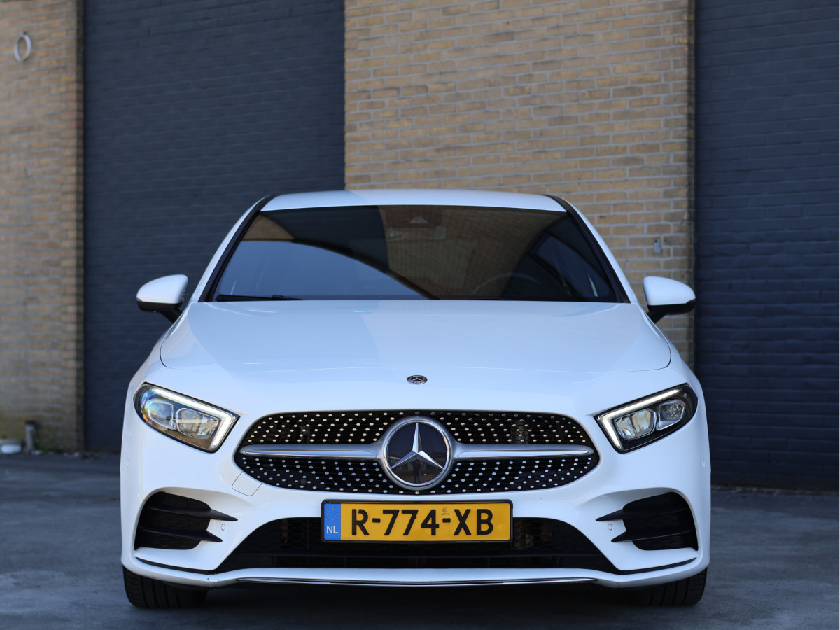 Mercedes-Benz A-Klasse 180 AMG Line Automaat