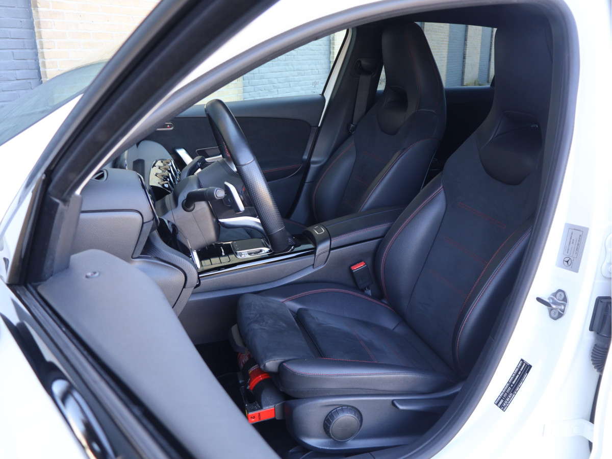 Mercedes-Benz A-Klasse 180 AMG Line Automaat