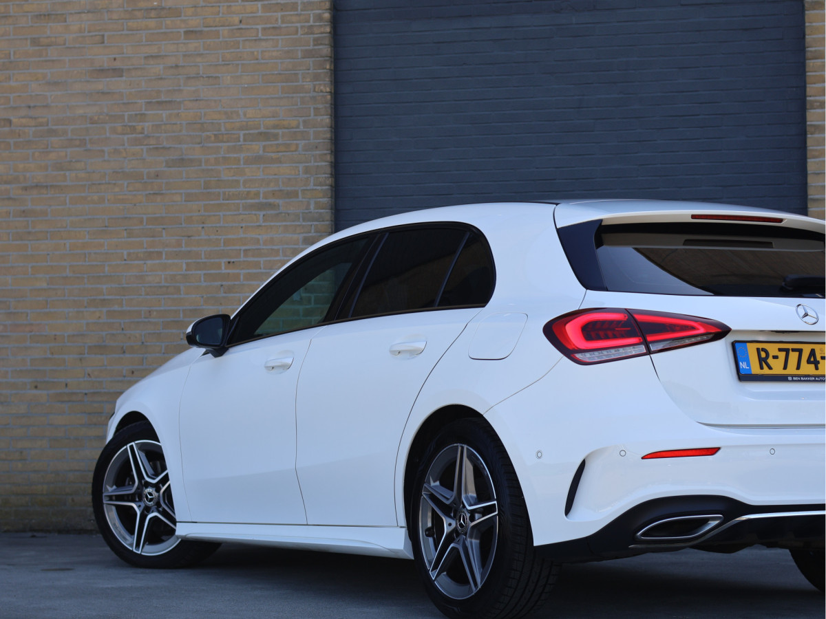 Mercedes-Benz A-Klasse 180 AMG Line Automaat