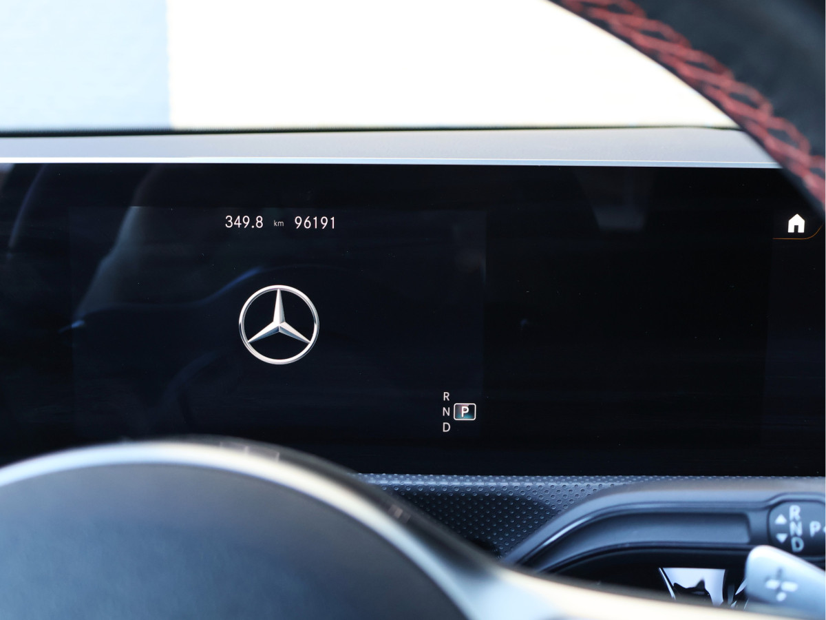 Mercedes-Benz A-Klasse 180 AMG Line Automaat