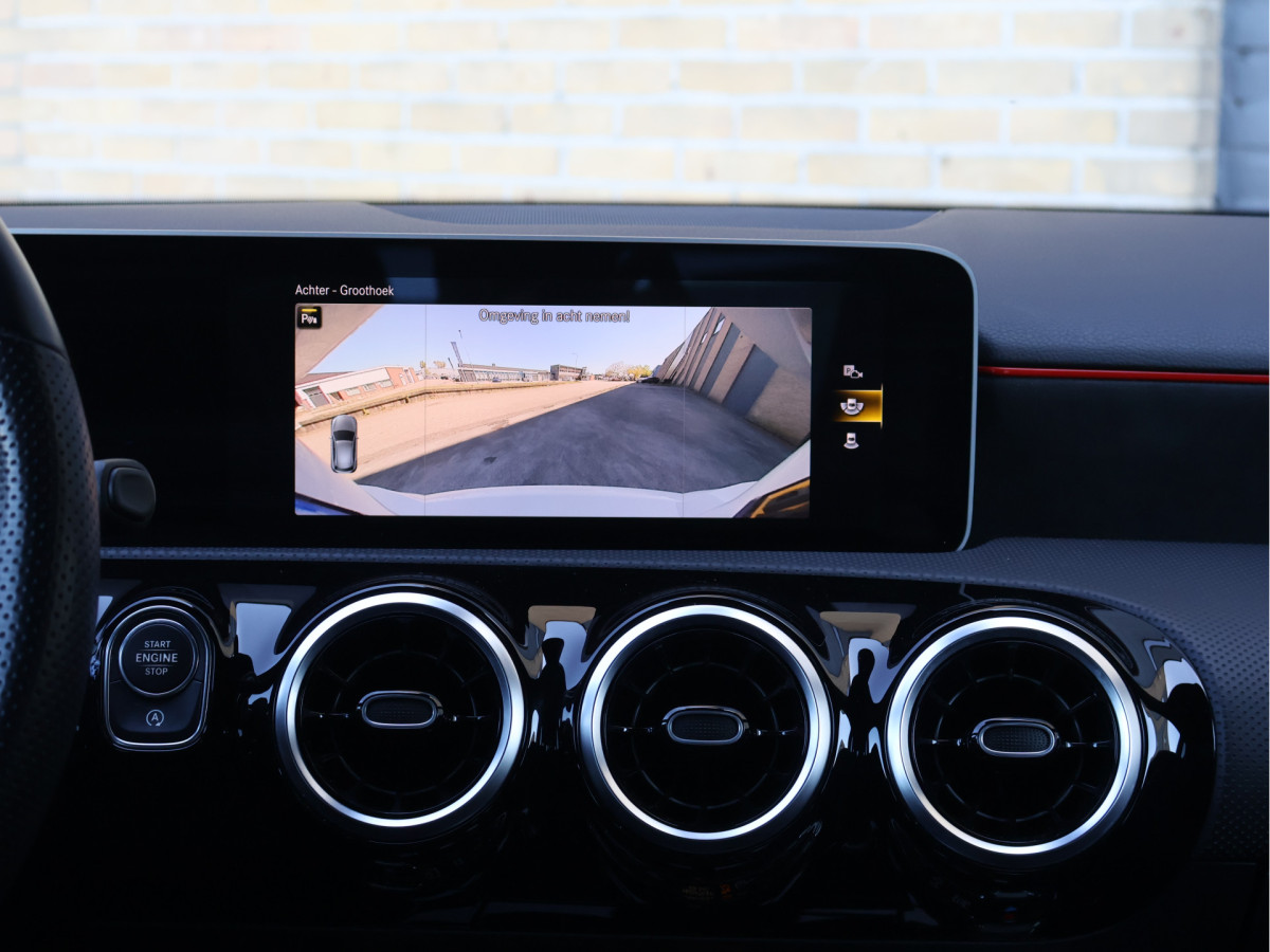 Mercedes-Benz A-Klasse 180 AMG Line Automaat