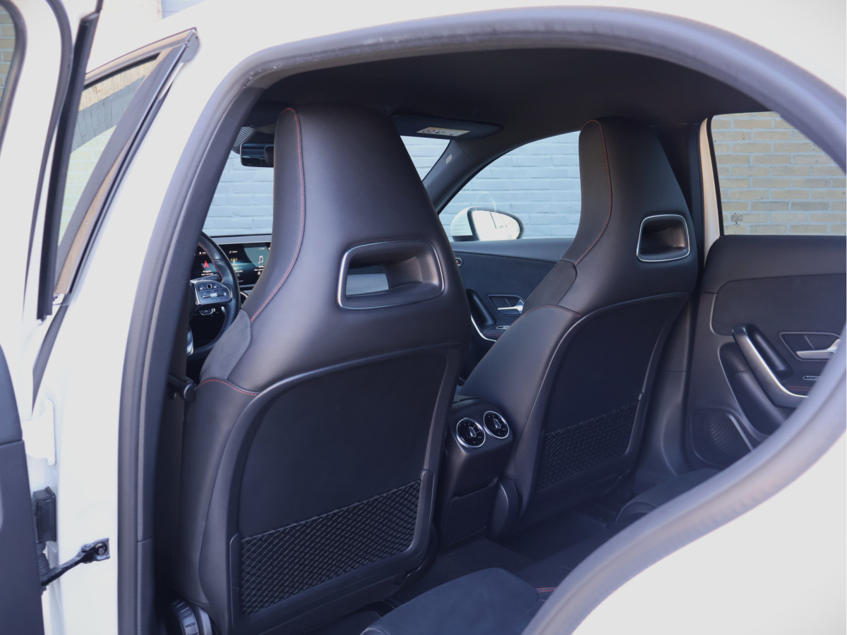 Mercedes-Benz A-Klasse 180 AMG Line Automaat