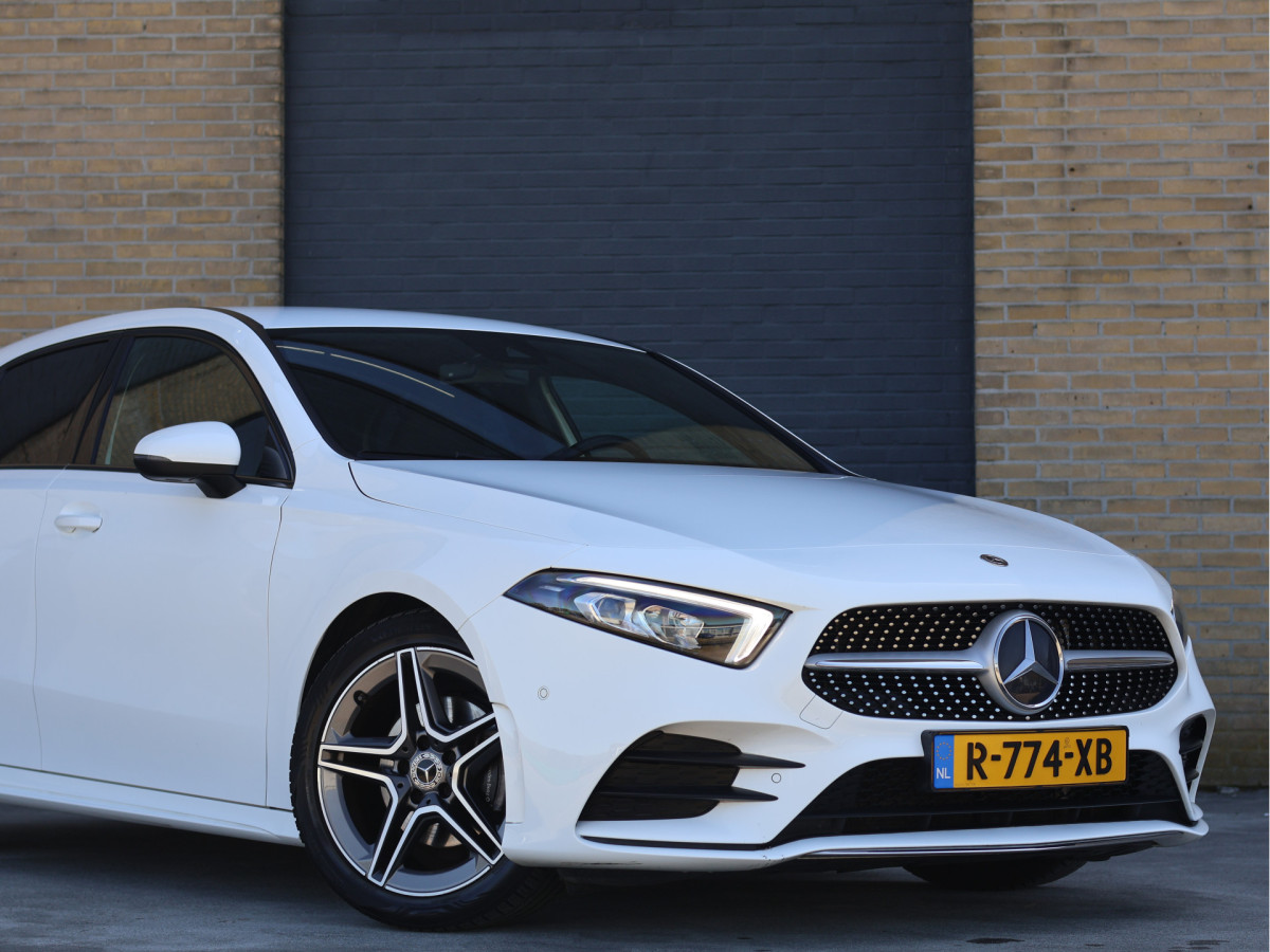 Mercedes-Benz A-Klasse 180 AMG Line Automaat