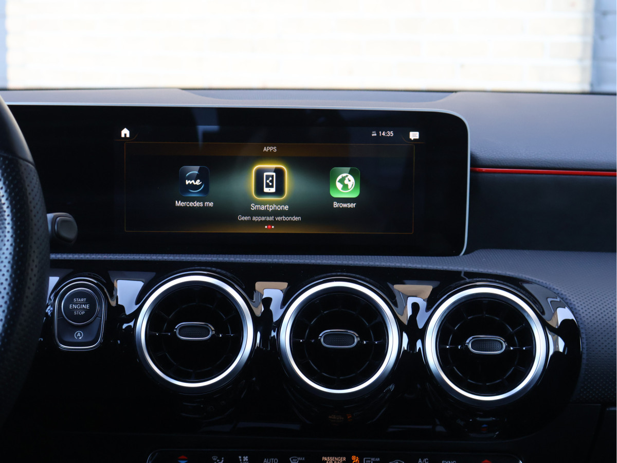Mercedes-Benz A-Klasse 180 AMG Line Automaat