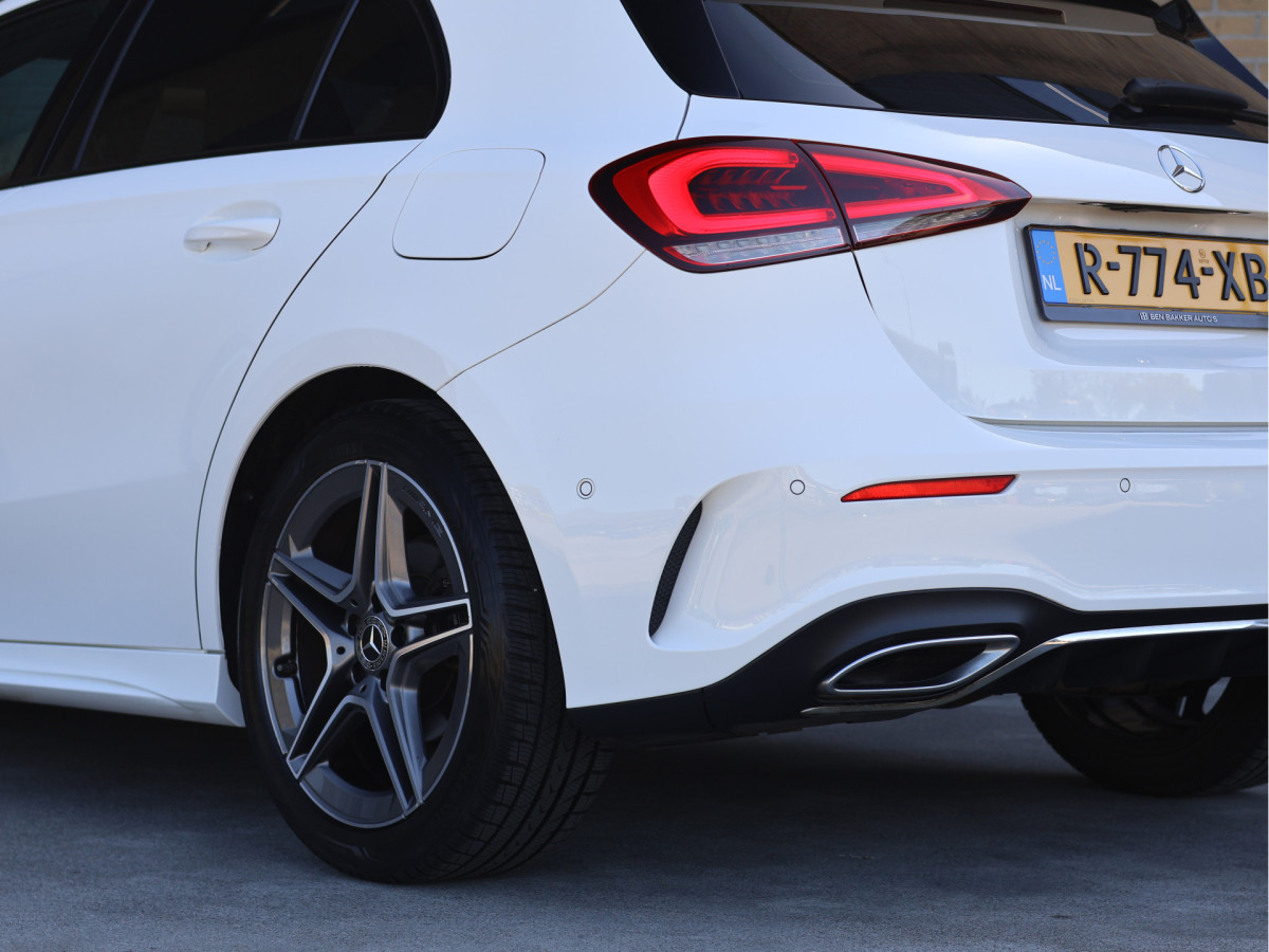 Mercedes-Benz A-Klasse 180 AMG Line Automaat