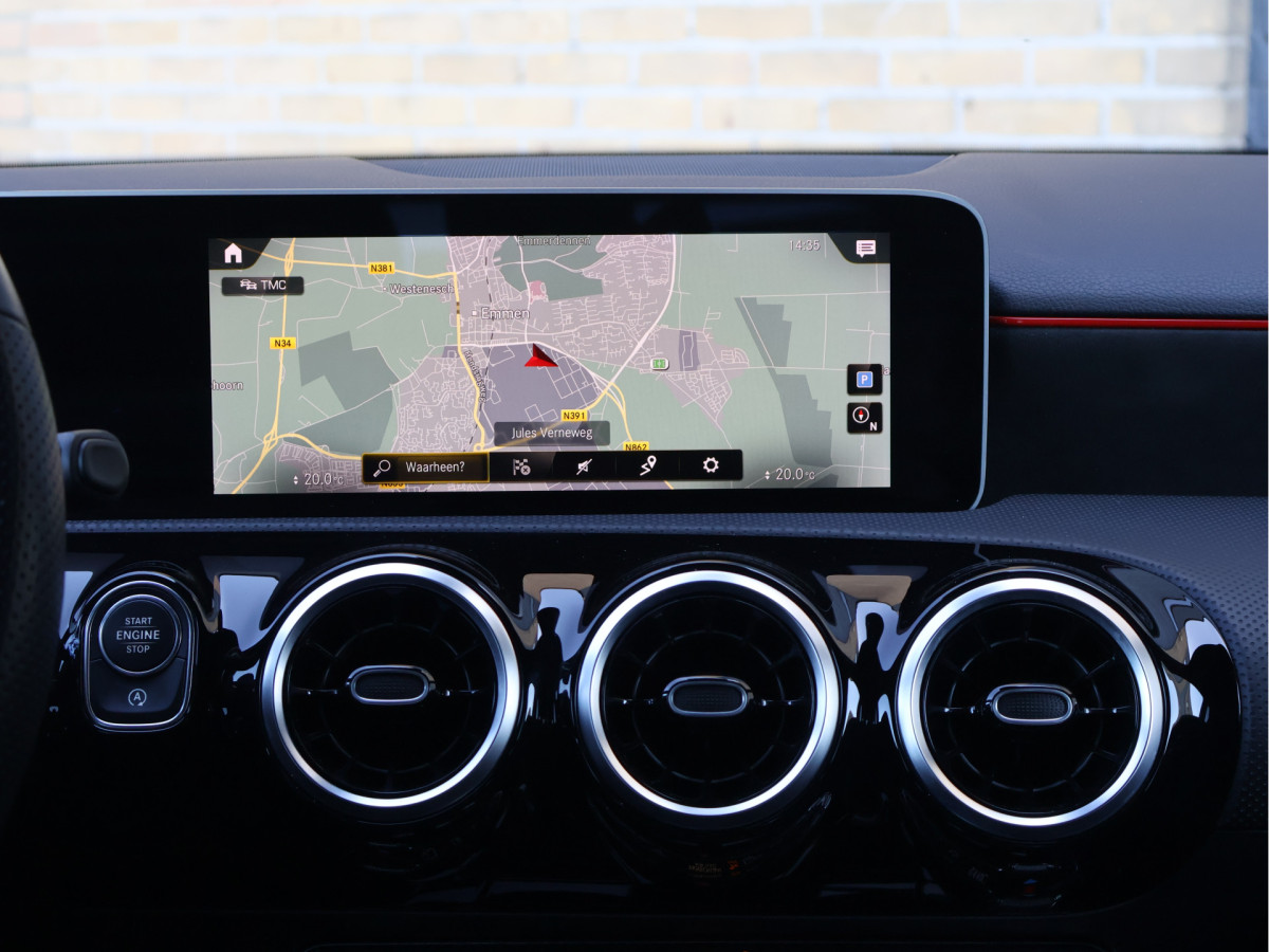 Mercedes-Benz A-Klasse 180 AMG Line Automaat