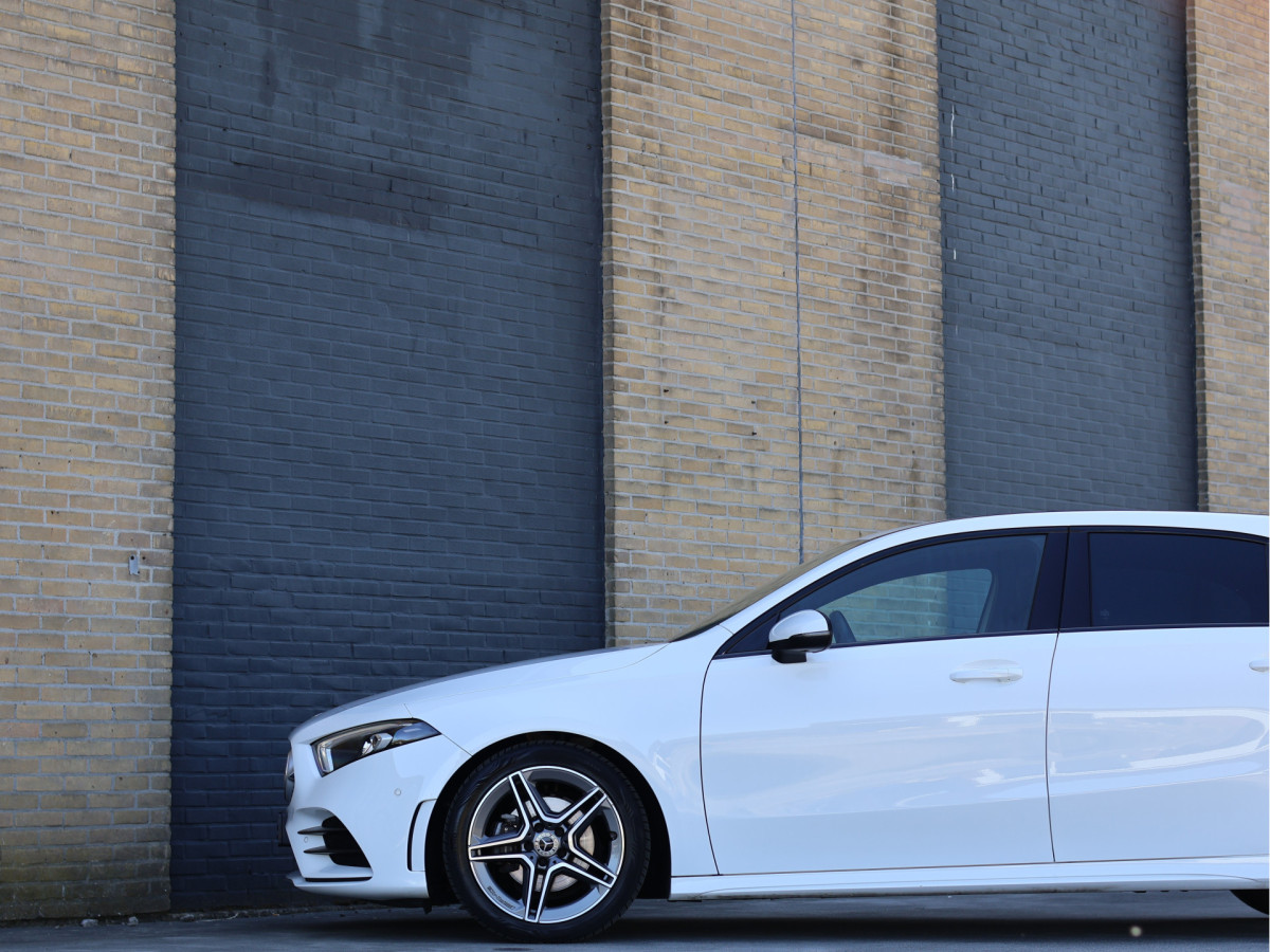 Mercedes-Benz A-Klasse 180 AMG Line Automaat