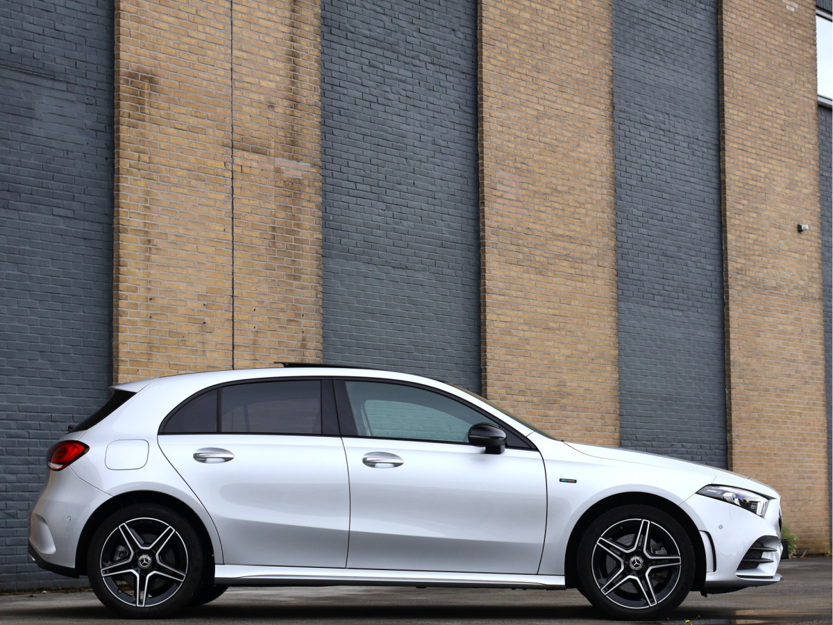 Mercedes-Benz A-Klasse 250 e AMG Limited