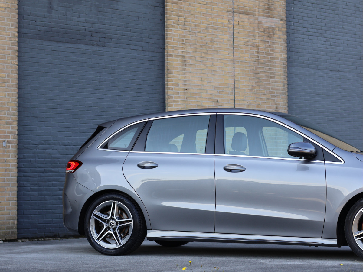 Mercedes-Benz B-Klasse 250 AMG line 225PK
