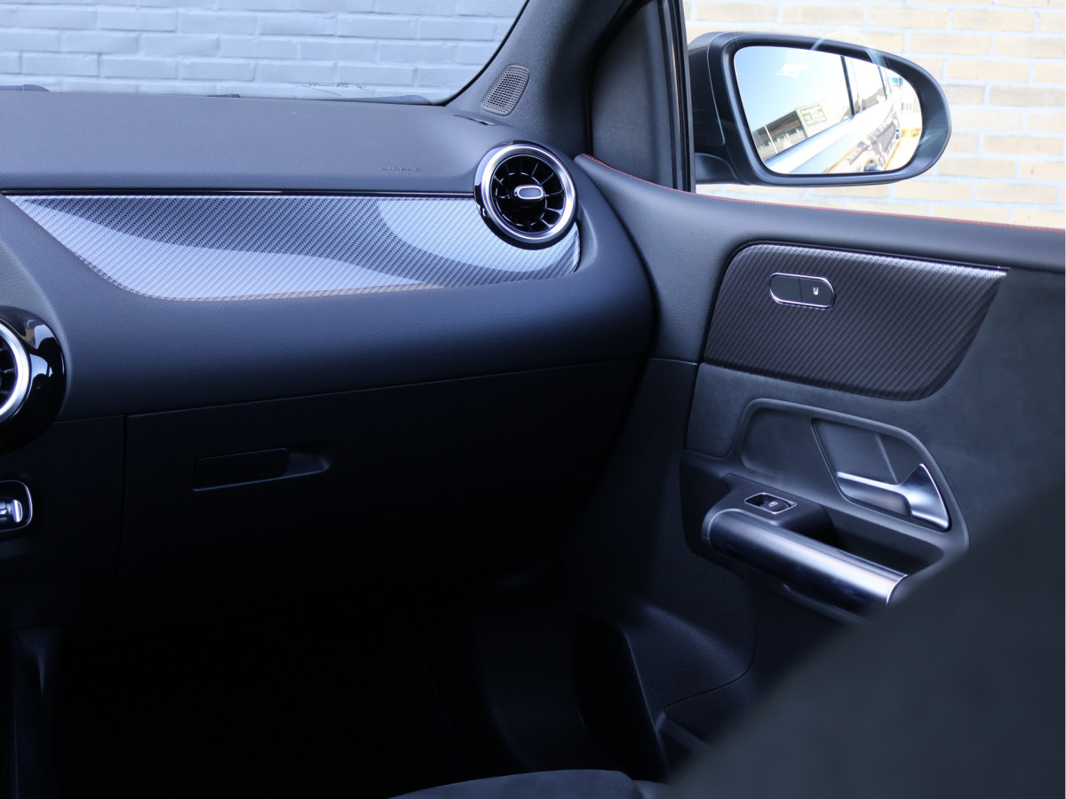 Mercedes-Benz B-Klasse 250 AMG line 225PK